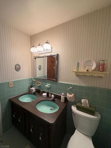 618 Fairway Dr, Union Twp., NJ 07083