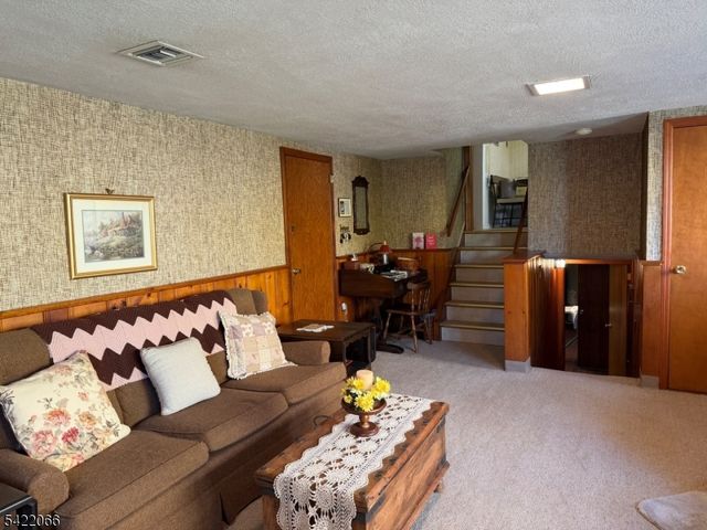 618 Fairway Dr, Union Twp., NJ 07083