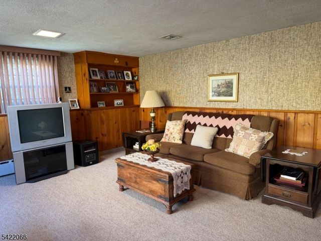 618 Fairway Dr, Union Twp., NJ 07083