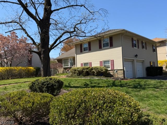 618 Fairway Dr, Union Twp., NJ 07083