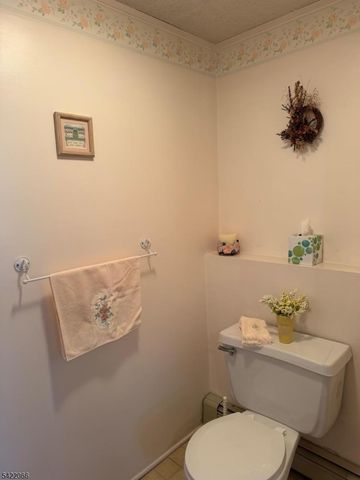 618 Fairway Dr, Union Twp., NJ 07083