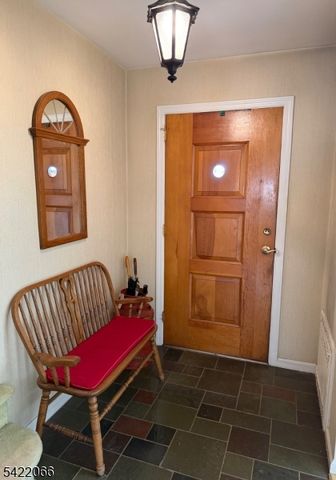 618 Fairway Dr, Union Twp., NJ 07083