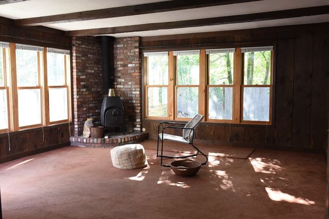 198 Concord Rd, Bedford, MA 01730