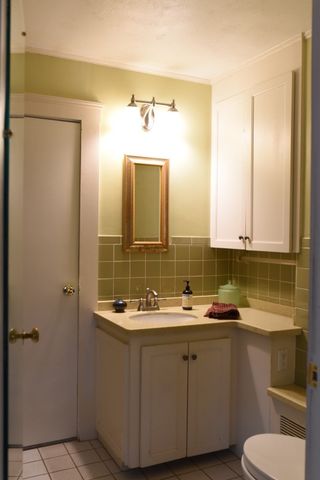 198 Concord Rd, Bedford, MA 01730