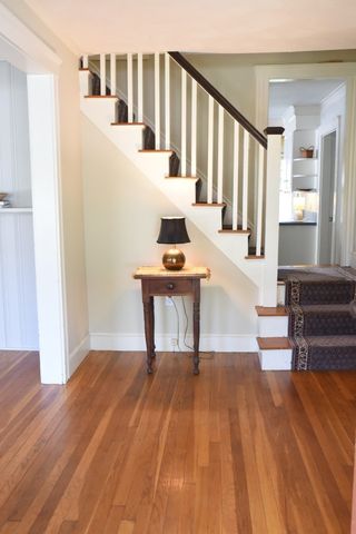 198 Concord Rd, Bedford, MA 01730