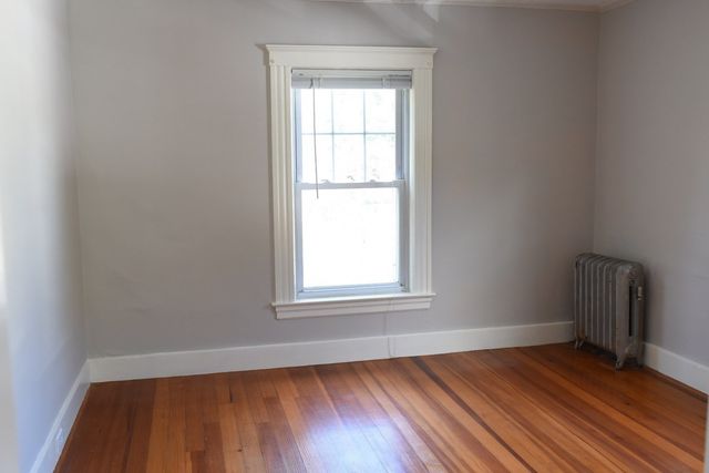 198 Concord Rd, Bedford, MA 01730