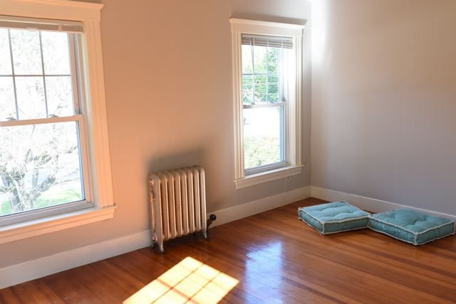198 Concord Rd, Bedford, MA 01730