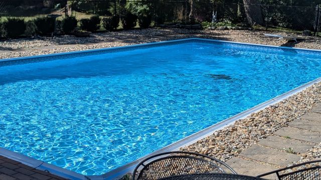 198 Concord Rd, Bedford, MA 01730