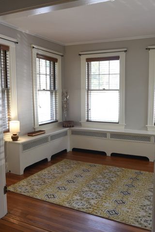 198 Concord Rd, Bedford, MA 01730