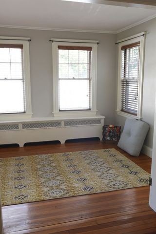 198 Concord Rd, Bedford, MA 01730