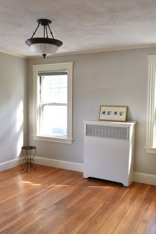 198 Concord Rd, Bedford, MA 01730