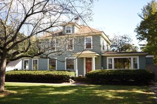198 Concord Rd, Bedford, MA 01730