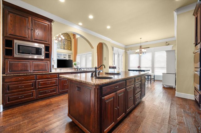 7001 Diamond Oaks Drive, Mansfield, TX 76063