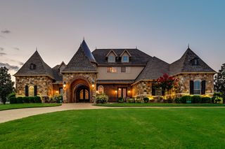 7001 Diamond Oaks Drive, Mansfield, TX 76063