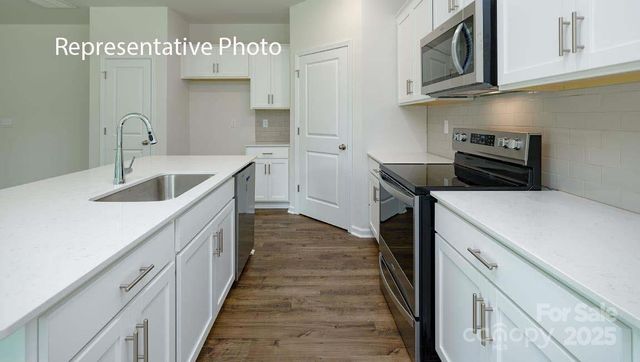 1111 37th Avenue Lane NE, Hickory, NC 28601