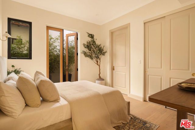 435 N Laurel Avenue, Los Angeles, CA 90048