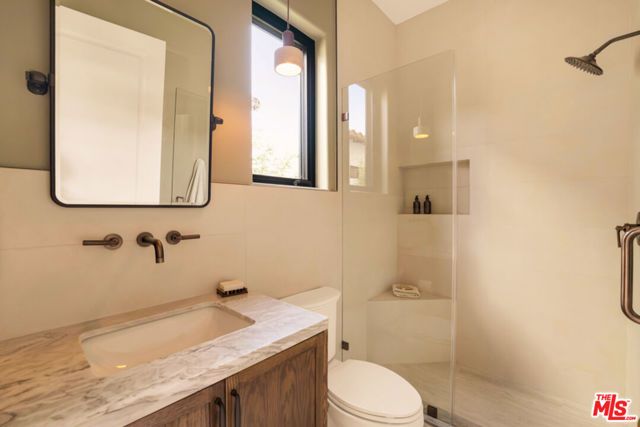 435 N Laurel Avenue, Los Angeles, CA 90048