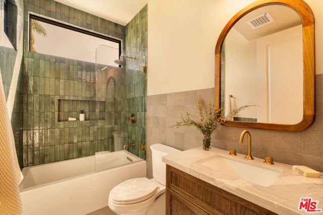 435 N Laurel Avenue, Los Angeles, CA 90048