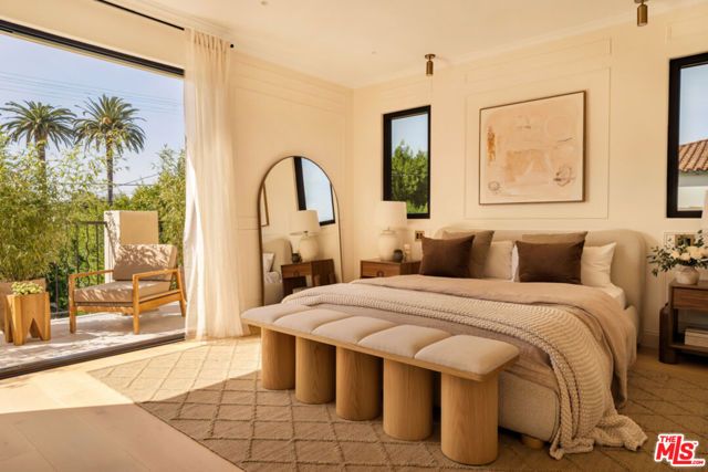 435 N Laurel Avenue, Los Angeles, CA 90048