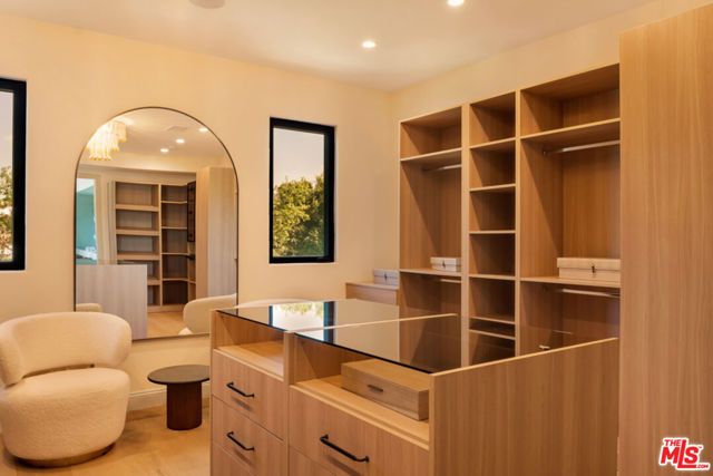 435 N Laurel Avenue, Los Angeles, CA 90048