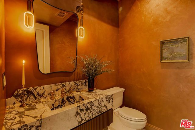 435 N Laurel Avenue, Los Angeles, CA 90048