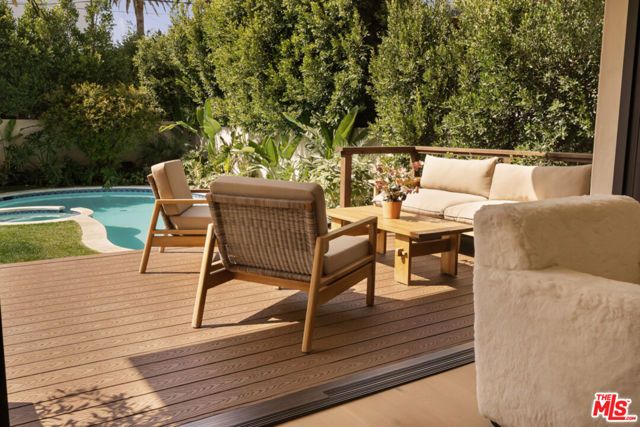 435 N Laurel Avenue, Los Angeles, CA 90048