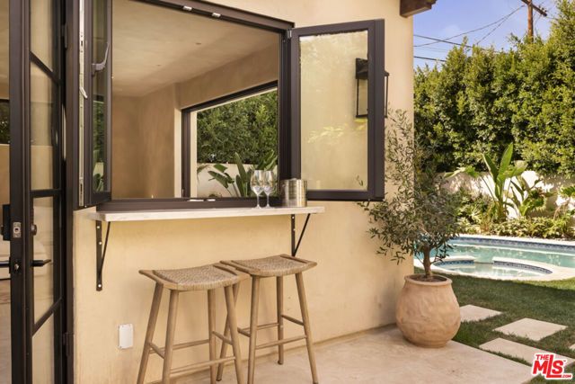 435 N Laurel Avenue, Los Angeles, CA 90048