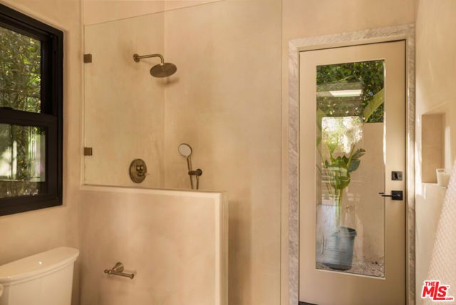 435 N Laurel Avenue, Los Angeles, CA 90048