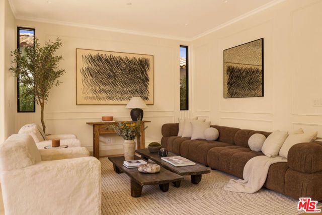 435 N Laurel Avenue, Los Angeles, CA 90048