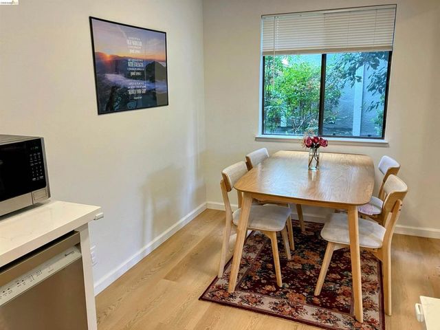 8761 Mountain Blvd 11, Oakland, CA 94605