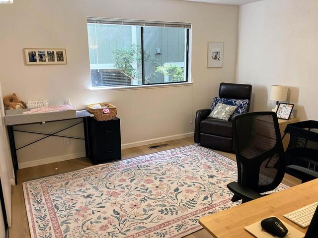 8761 Mountain Blvd 11, Oakland, CA 94605