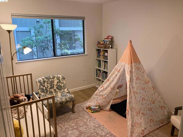 8761 Mountain Blvd 11, Oakland, CA 94605