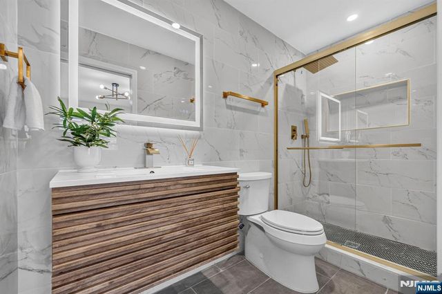340 Northwood Way, Palisades Park, NJ 07650