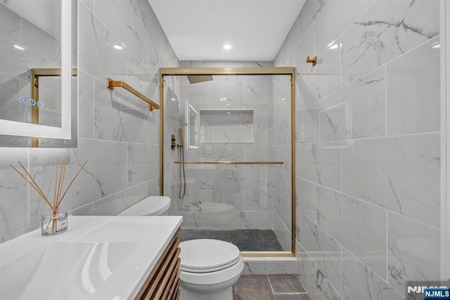 340 Northwood Way, Palisades Park, NJ 07650