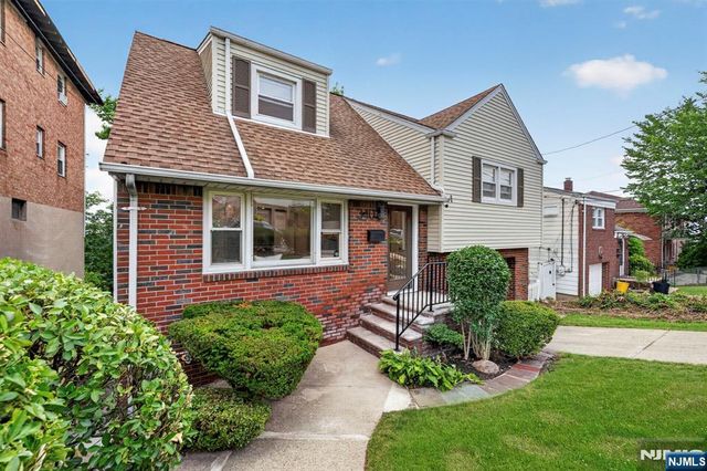 340 Northwood Way, Palisades Park, NJ 07650