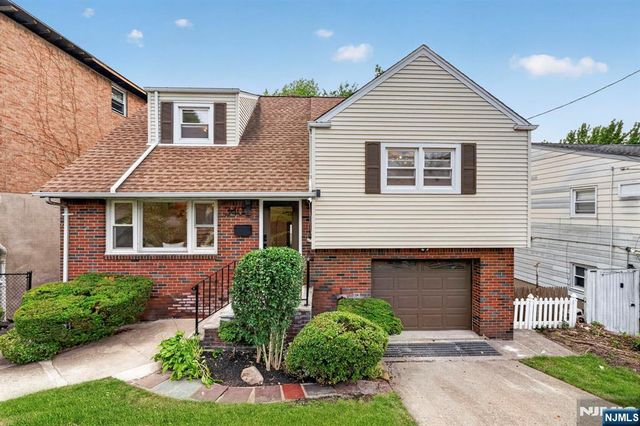 340 Northwood Way, Palisades Park, NJ 07650