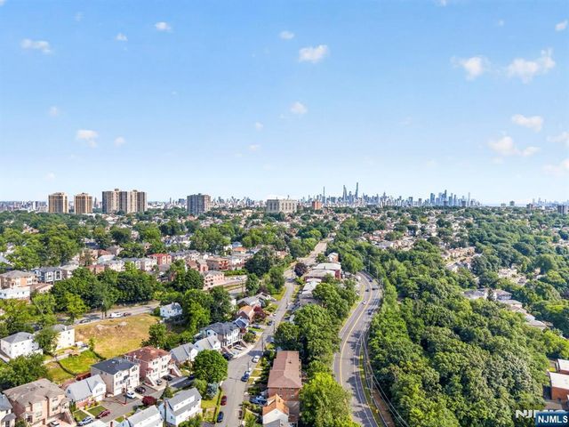 340 Northwood Way, Palisades Park, NJ 07650