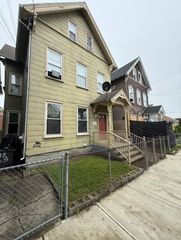 115 Lloyd Street, New Haven, CT 06513