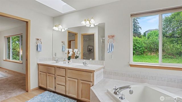 22771 SE 277th Place, Maple Valley, WA 98038