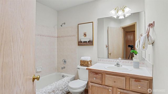 22771 SE 277th Place, Maple Valley, WA 98038