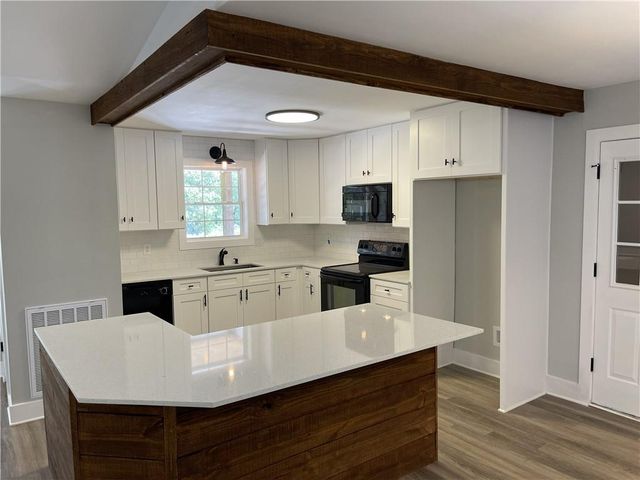6411 Narramore Way, Lula, GA 30554
