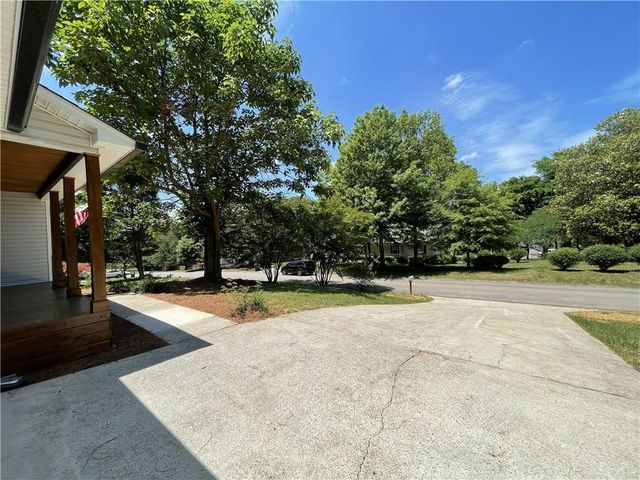 6411 Narramore Way, Lula, GA 30554