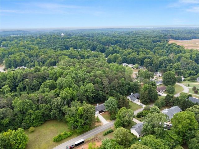 6411 Narramore Way, Lula, GA 30554
