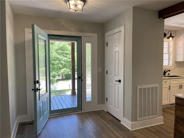 6411 Narramore Way, Lula, GA 30554