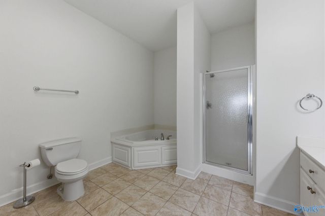 6122 Bay Village Drive 204, Athens, AL 35611