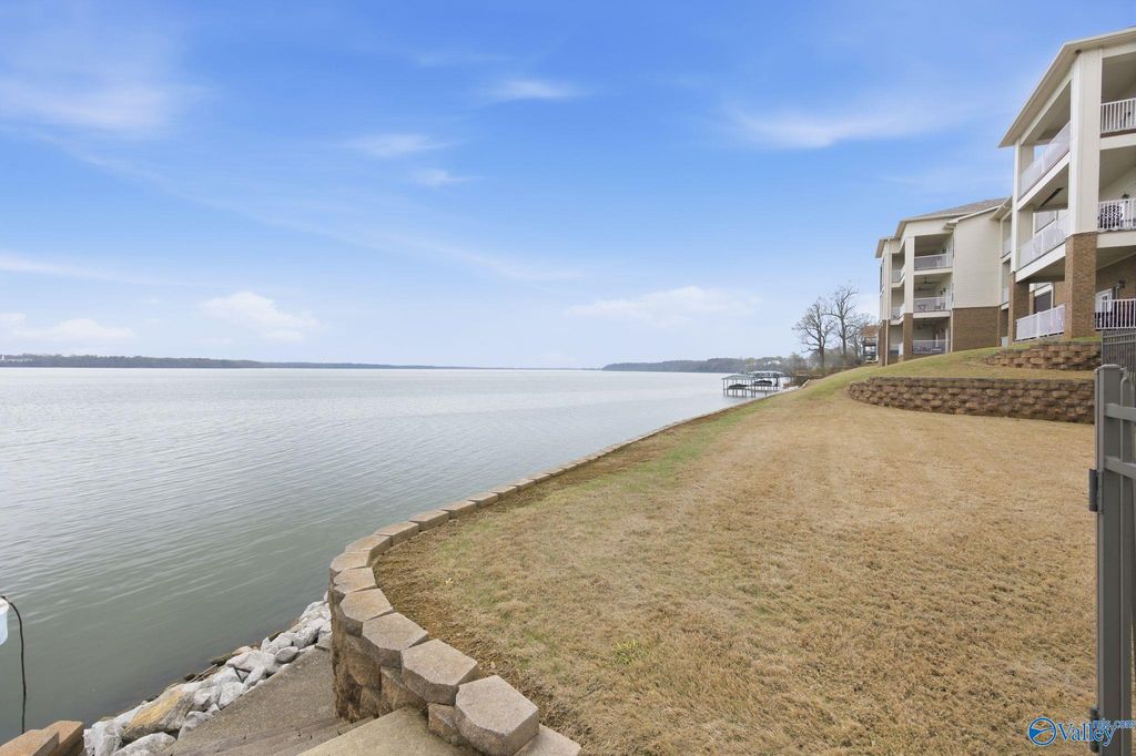 6122 Bay Village Drive 204, Athens, AL 35611