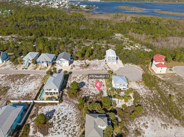 909 Nautilus Ct, Perdido Key, FL 32507