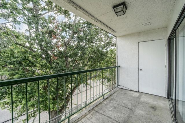 2822 S Bartell Drive 32, Houston, TX 77054
