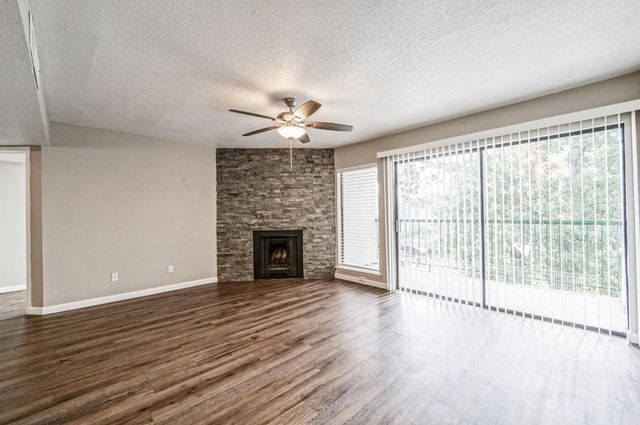 2822 S Bartell Drive 32, Houston, TX 77054