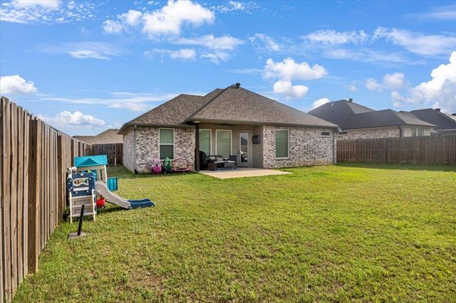 1802 Forestdale Boulevard, Whitehouse, TX 75791